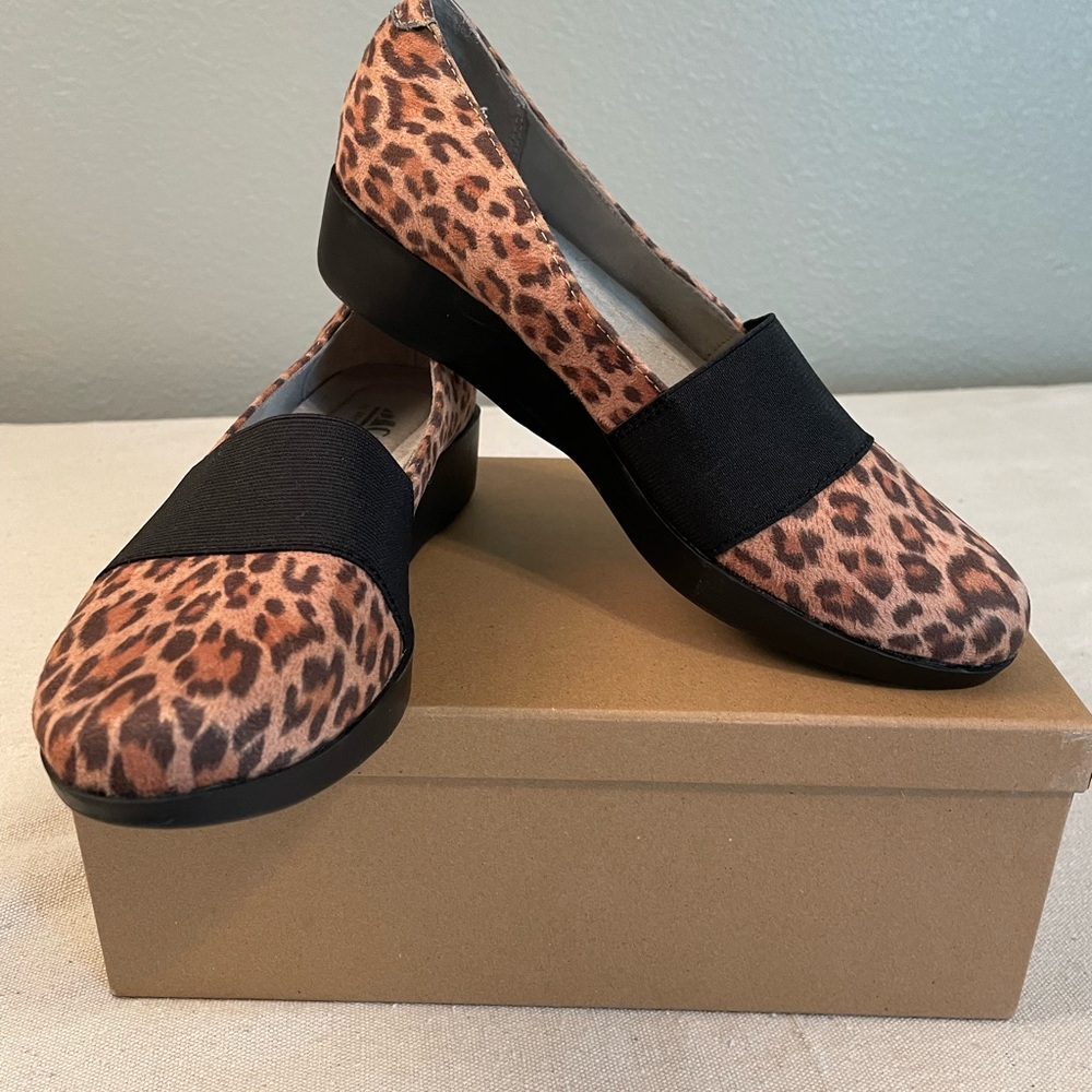 Cliffs by WHITE MOUNTAIN Leopard Print 1 1/4” Heel Loafers with upper Black Band